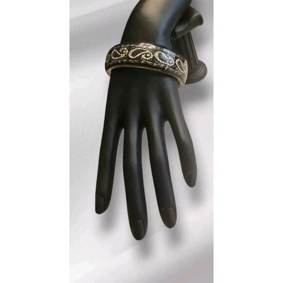 Lucite Bangle Bracelet Black Ribbon Metallic Gold Paisley Pattern Vintage 1980s - Picture 11 of 11